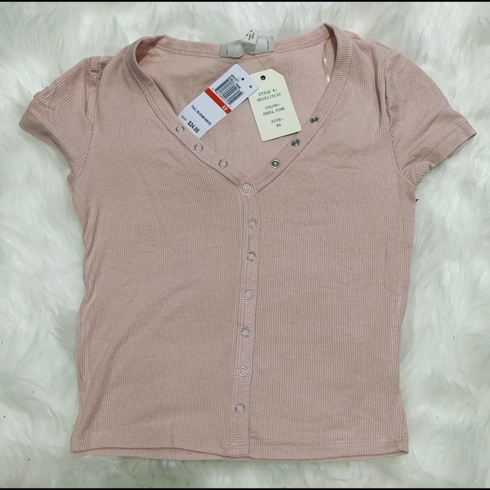 BRAND NEW! xs shell pink Hippie Rose Top.